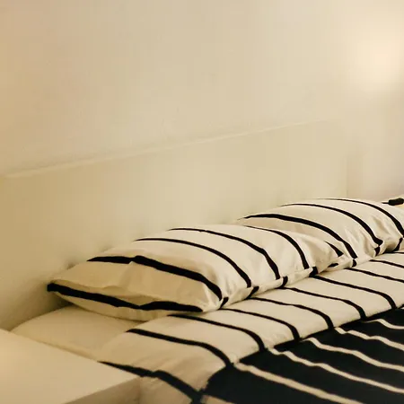 Queluz Residence Homestay Queluz