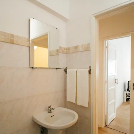 Queluz Residence Homestay