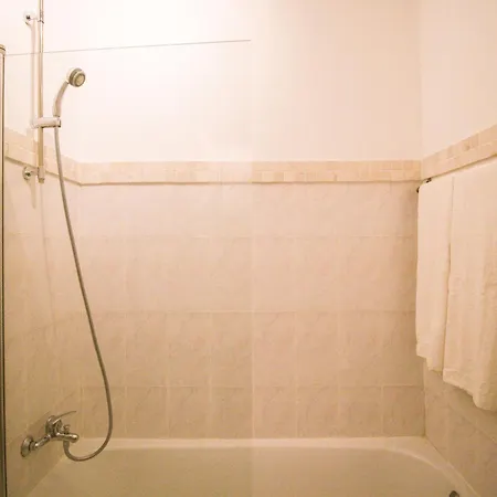 Homestay Queluz Residence *